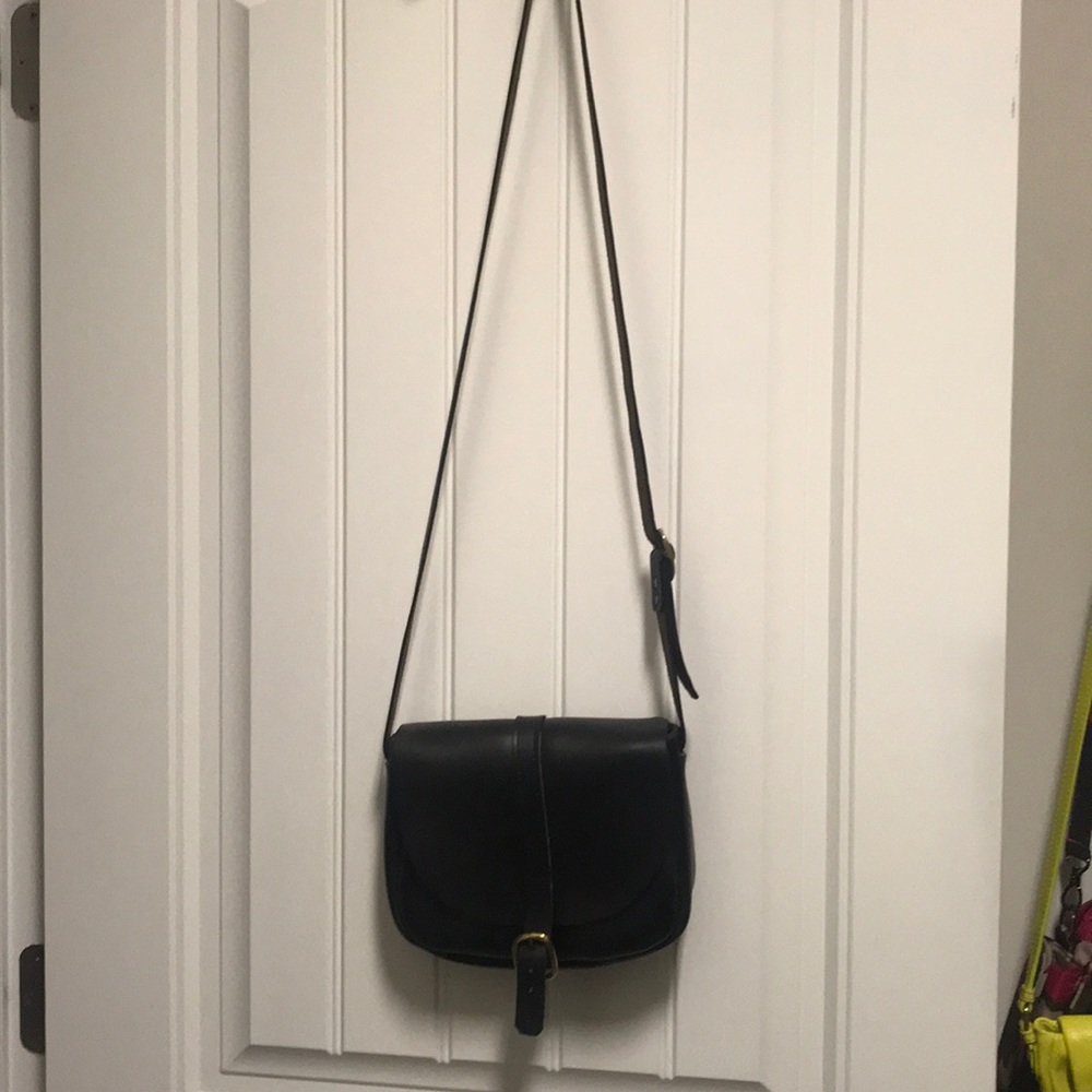 Leather saddle shoulder bag
